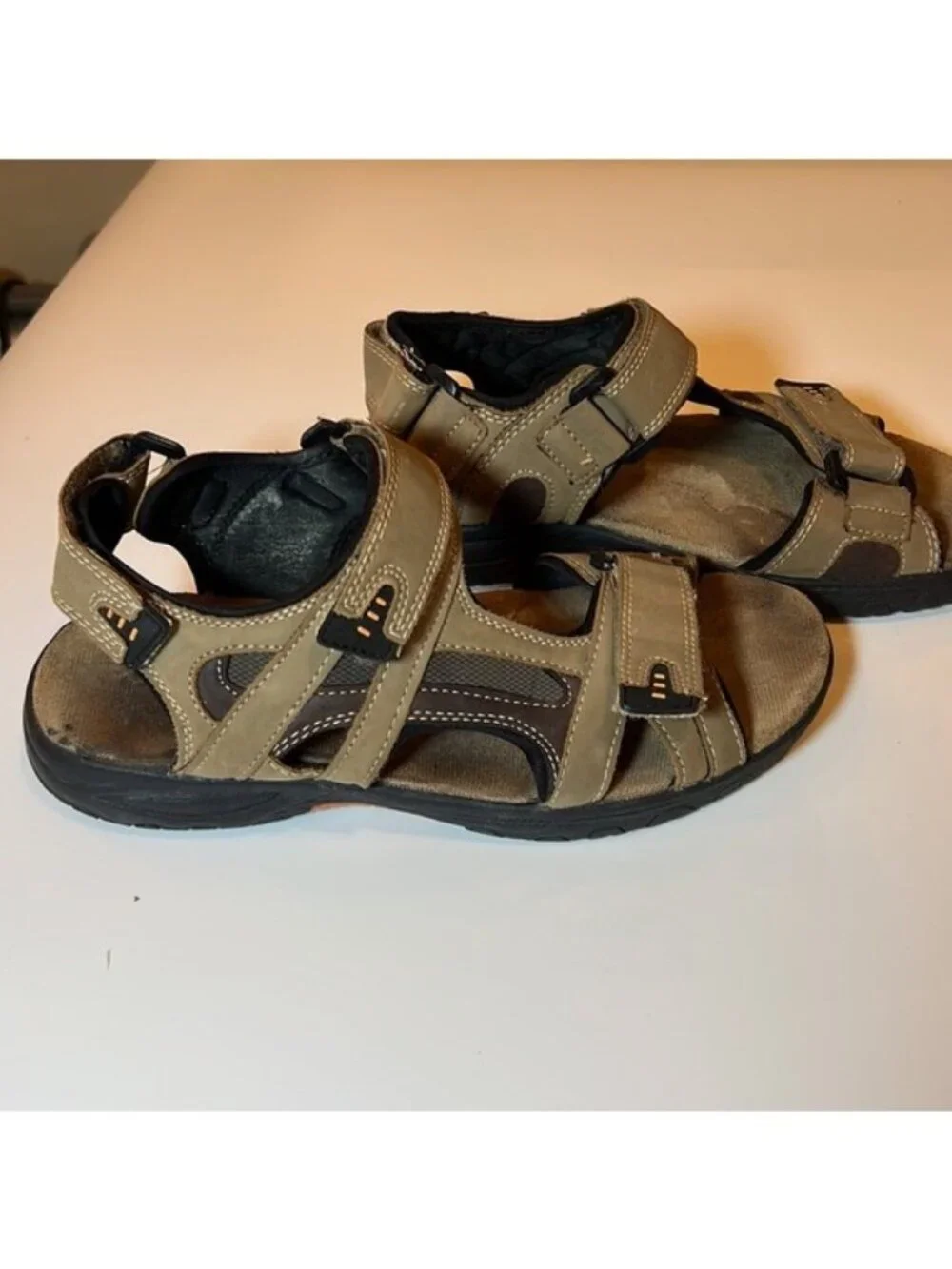 Khombu Men's Noah Comfort Adjustable Hook & Loop Strap Sandal Brown Size 8
